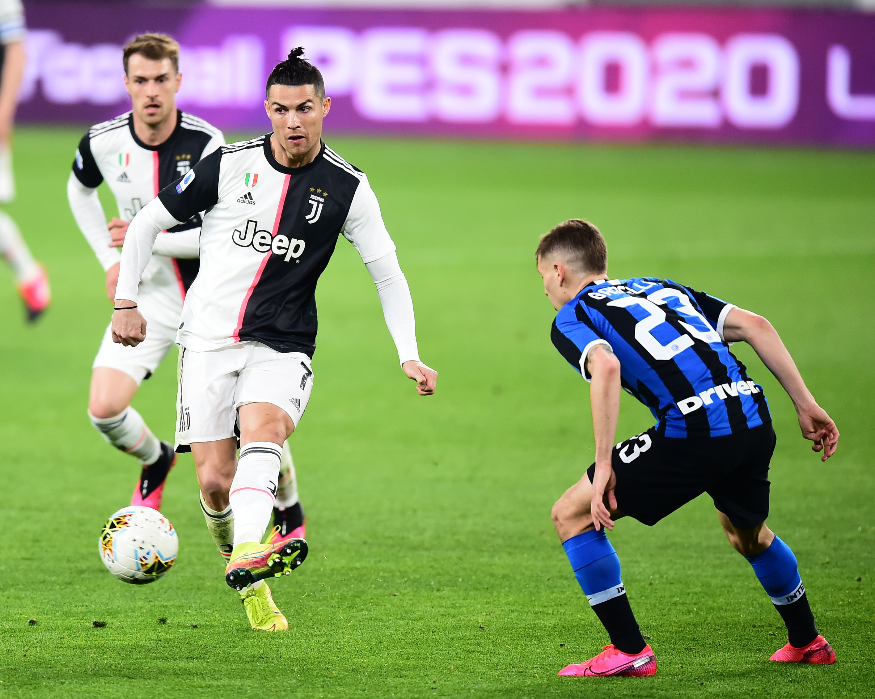 足球巴萨高层称将坚定走年轻化路线