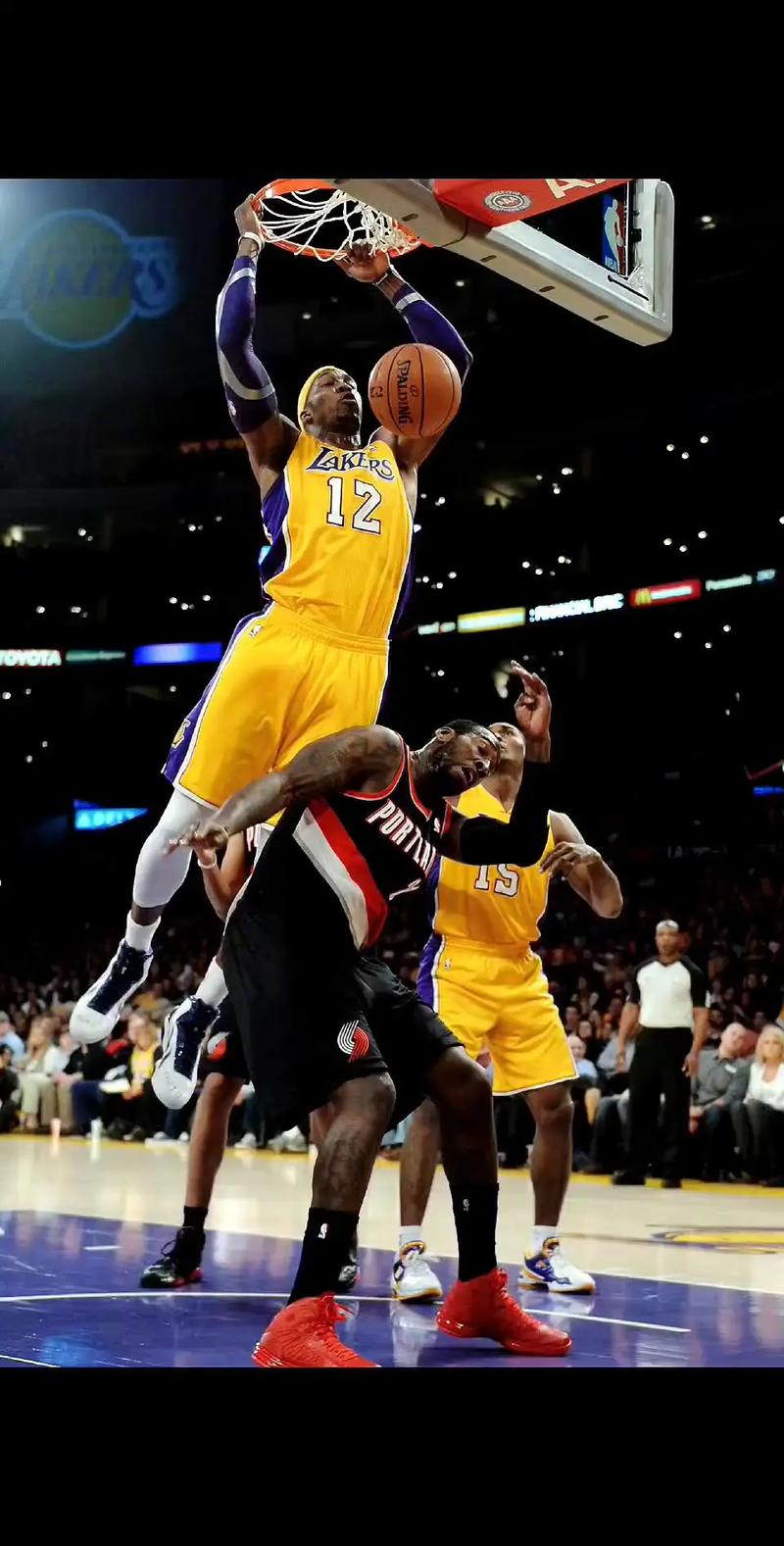 王大雷谈国足剩余两轮如何应对，并感谢七万余名球迷到场助阵！